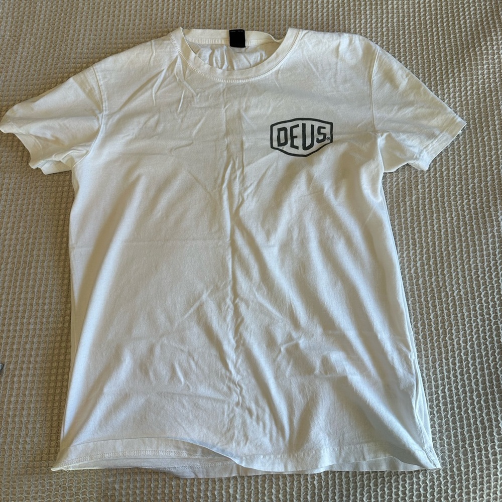 Deus Ex Machina White Short Sleeve Venice Address Men’s tee Large